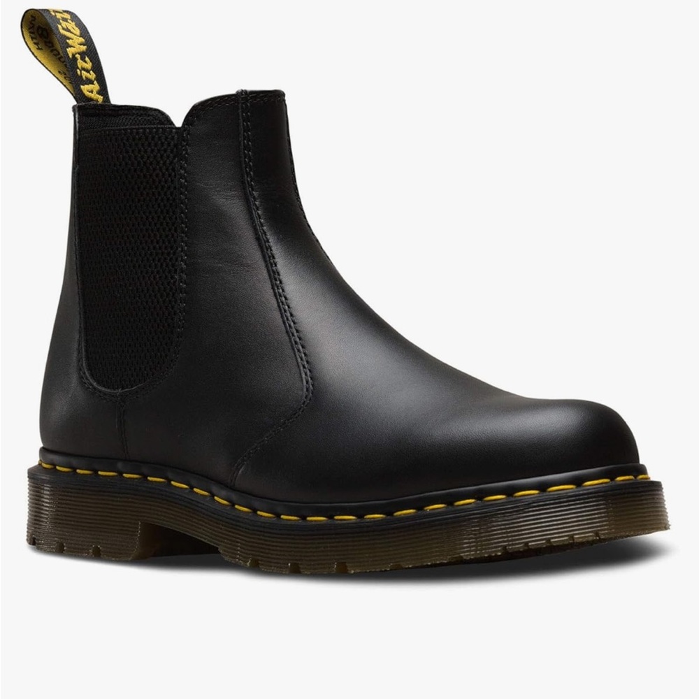 NWOT Dr. Martens women’s size 8 AirWair Chelsea boot.